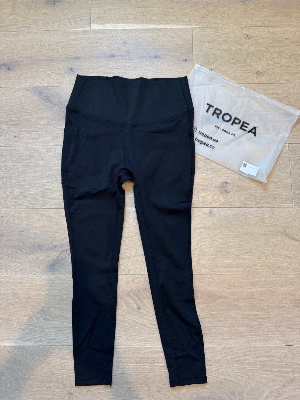 Tropea High-Waist Black Leggings